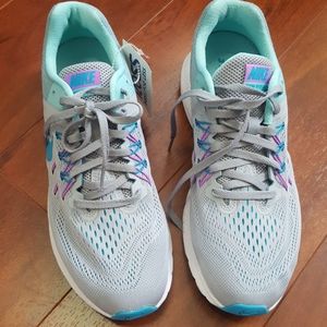 Nike shoes - new with tags